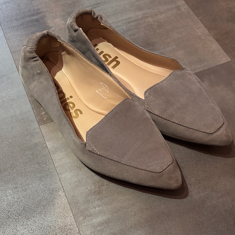 Hush Puppies Women's Gray Suede Flats size 10 wide